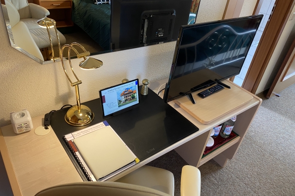 AMADEUS HOTEL DEUTSCHER HOF INN & SUITES
